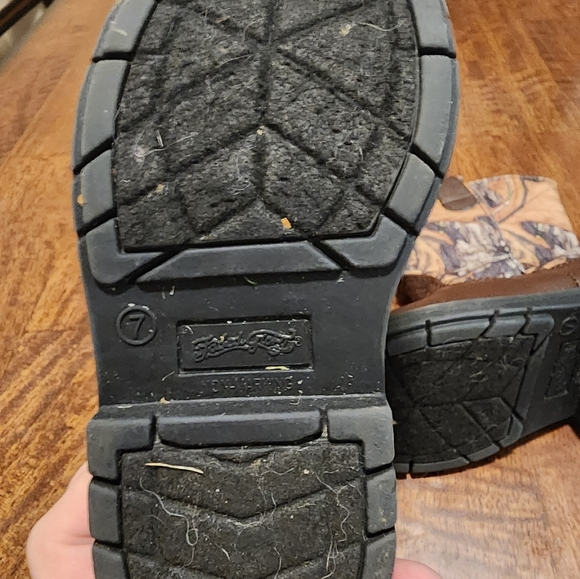 Faded glory toddler camo boots size 7 - Picture 4 of 4